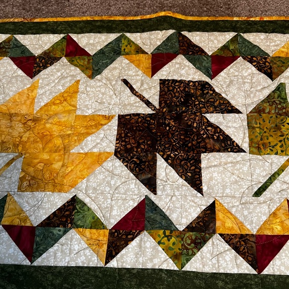 Leaves quilt runner. Handmade - Picture 3 of 9